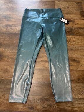 NWT LULULEMON x Peloton
Wunder Train High-Rise Tight
25" Foil Storm Teal